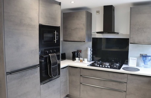 Bilston House | Check this! Premium 5-Star Home from Home Retreat