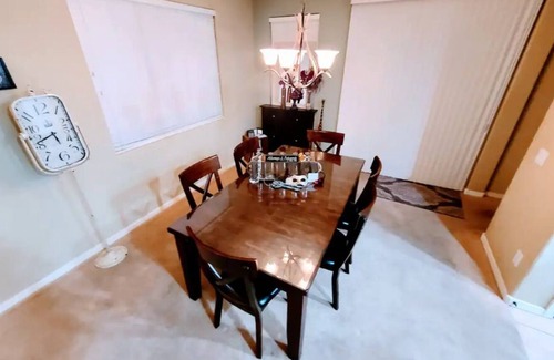 Power Ranch House | Cheerful 2 Bedroom Home