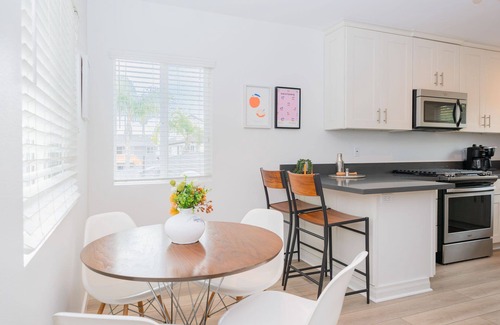 Old Towne House | Cheerful 2 Bedroom Steps to the Sand