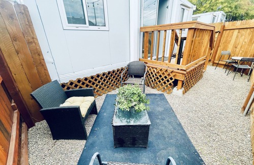 Garfield House | Cheerful 2BR Tiny-Home in Historic Garfield