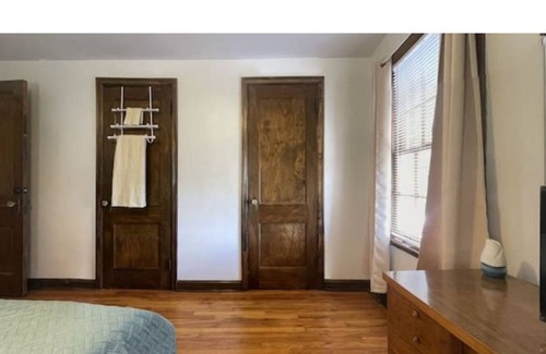 Dunbar House | Cheerful 3-bedroom home in Dunbar WV