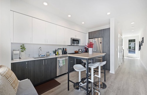 Windermere House | Cheerful 3-bedroom New Townhouse near UW/Seattle Children's with Free Parking