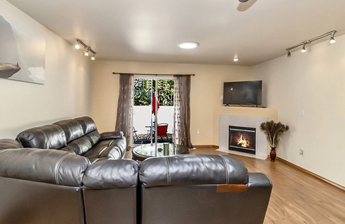 Murphys Corner House | Cheerful 3 bedroom Rambler near Boeing and Costco