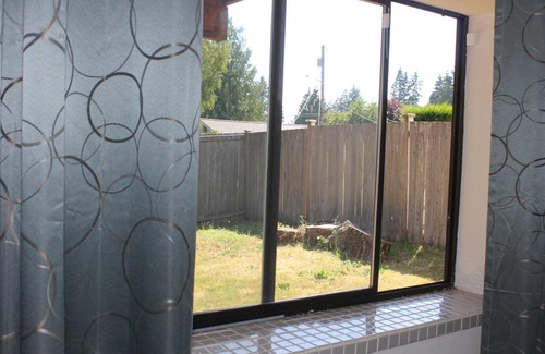Picnic Point-North Lynnwood Villa | Cheerful 3-beds 3-baths home with ample parking