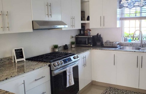 Munoz Villa | Cheerful 4 bedroom villa with a pool. 10 minutes away from the boulevard