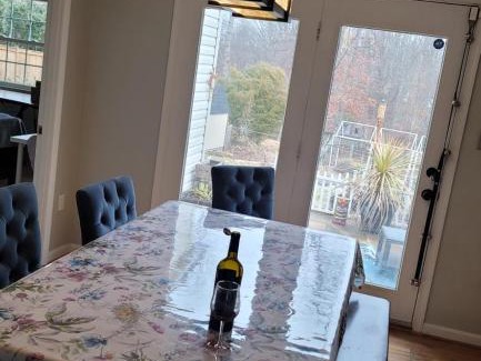 Woodbridge House | Cheerful 4-bedroom house with backyard