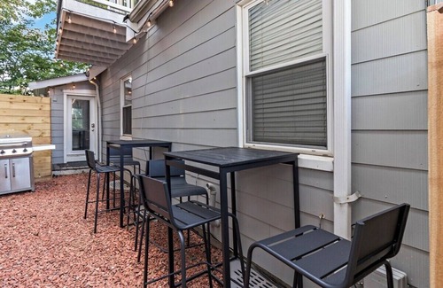 Roselawn Finance House | Cheerful 4-bedroom w/first floor master