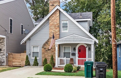 Roselawn Finance House | Cheerful 4-bedroom w/first floor master
