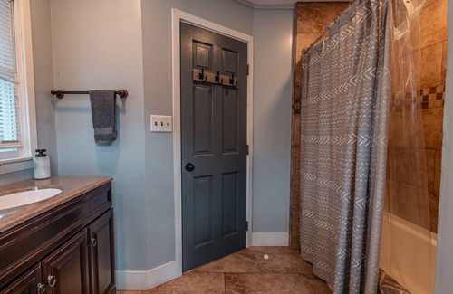 Long Pond House | Cheerful 6 bedroom in the heart of Poconos