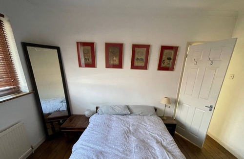 Crofton Park House | Cheerful and cute 2 bedroom house.