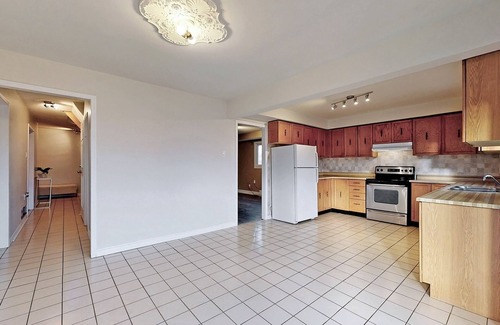 Seven Oaks House | Cheerful and Spacious 6 Bedroom and 4 Bathroom House