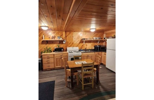 Rockwood House | Cheerful, clean 2-bedroom cabin on Moose River