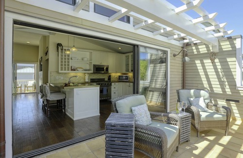 Avila Beach Condo | Cheerful Condo Just 3 min Walk to Beach - Pet Friendly