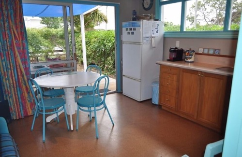 South Bay Cottage | Cheerful Cosy Cottage in South Bay, Kaikoura