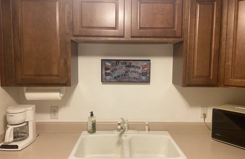 Pueblo Cottage | Cheerful Country Cottage with free parking on premise !