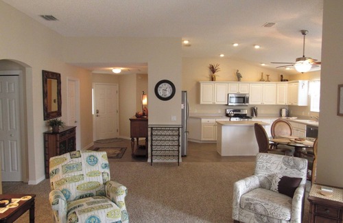 Sabal Chase Villa | Cheerful, Courtyard Villa Close to Lake Sumter Landing, Walk to Pool, Yamaha GC