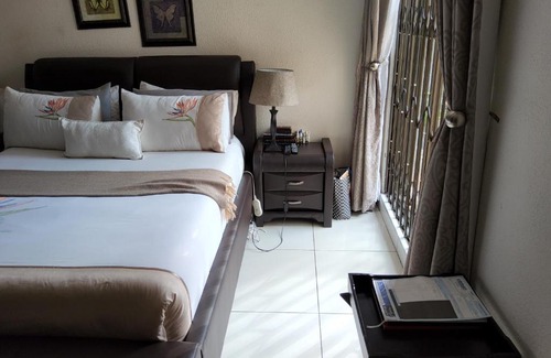 Brakpan House | Cheerful Family Holiday Home