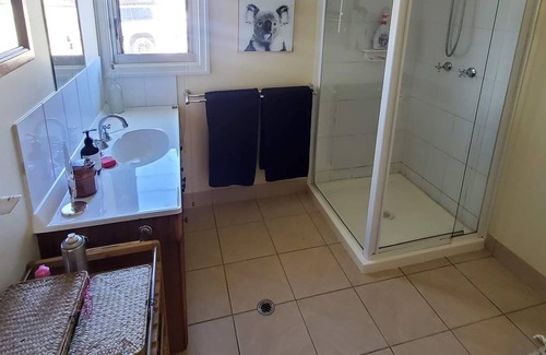 Crossdale Other | Cheerful Farmhouse 10 Mins From Somerset Dam