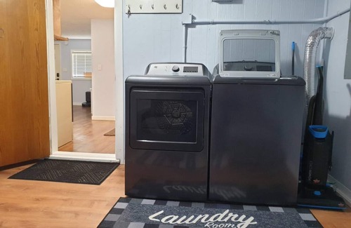 Grand Island House | Cheerful Furnished 1 Bedroom House with W/D