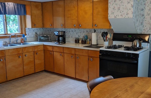 Calumet House | Cheerful home in Historic Calumet 3 Blocks from the snowmobile trail, Sleeps 5