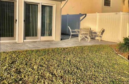 Caloosahatchee House | Cheerful home with one bedroom