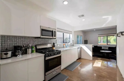 Encanto House | Cheerful House in Central Phoenix Enclosed Backyard Close to Airport 🛫❤️