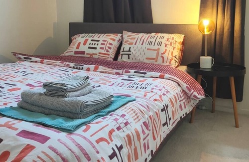 Adelaide Central Business District House | Cheerful in city 3 bedroom townhouse with garage