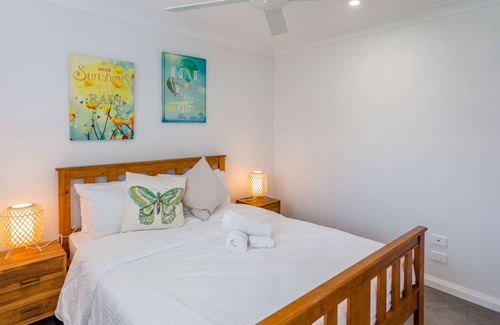 Lake Munmorah House | Cheerful Lakeside House-Minutes away from anywhere