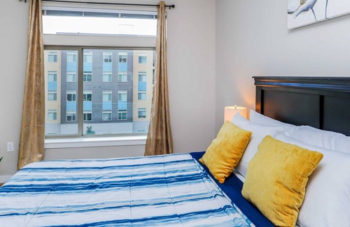 Fairfax Apartment | Cheerful Living in Fairfax- Free parking