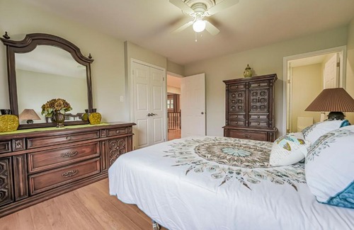 Richmond Hill Villa | Cheerful luxury 7 bedroom/7 washroom ravine house