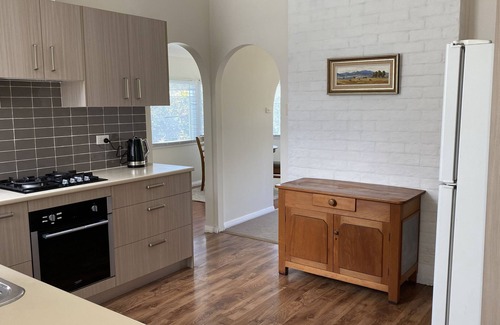 Katoomba Cottage | Cheerful Mountain Cottage, 'Lynette'