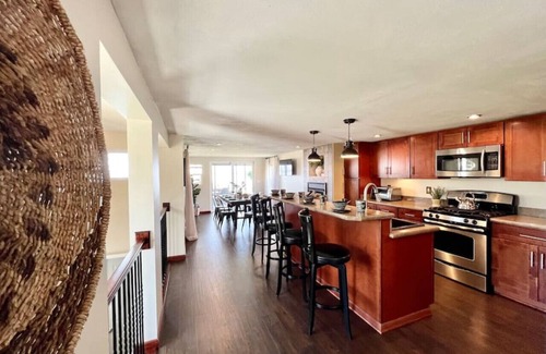Cicero House | Cheerful Oneida Lake House
