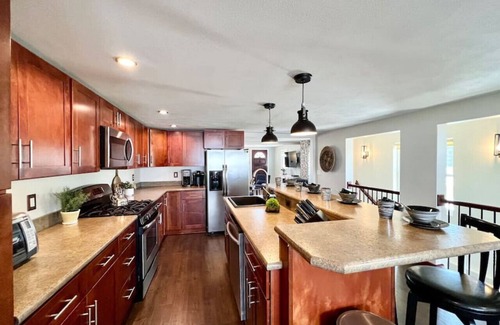 Cicero House | Cheerful Oneida Lake House