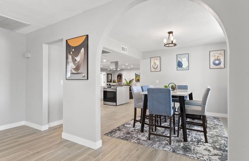 Camelot Village House | Cheerful Spacious Tempe Fun Home Pool Games ASU