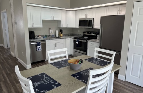 South Bradenton Villa | Cheerful Villa - 10 mins from the Beach