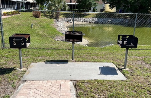 South Bradenton Villa | Cheerful Villa - 10 mins from the Beach