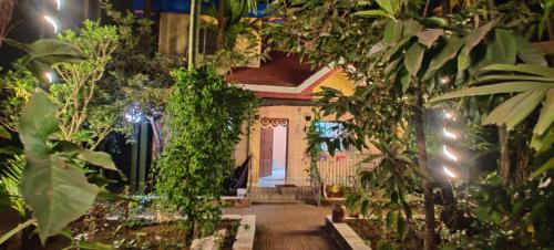 Alibaug House | Cheerful Villa at Chaul Alibag Near Revdanda and Nagav Beach