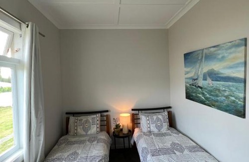 Waiotahi Villa | Cheerful Villa with amazing spaces