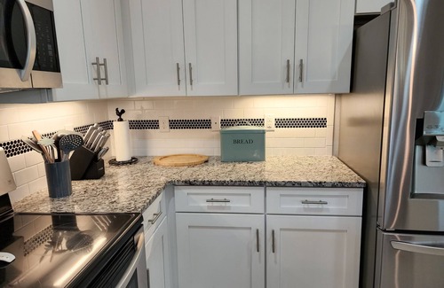Rotonda Lakes House | Cheerfully 3bdrm home w/heated pool!