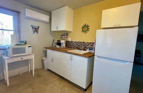 Santa Rita Park Apartment | Cheery Apartment with WiFi and AC in Downtown Tucson