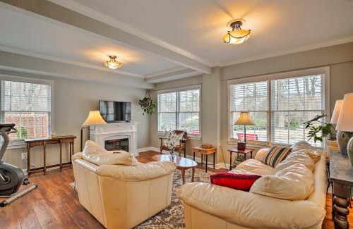Marietta House | Cheery Cottage with Yard Less Than 1 Mile to Marietta Square