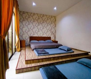 Surabaya House | Cheery Home Surabaya 10 mins toll near Pakuwon Mall