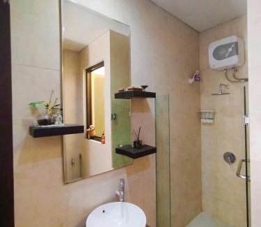 Surabaya House | Cheery Home Surabaya 10 mins toll near Pakuwon Mall
