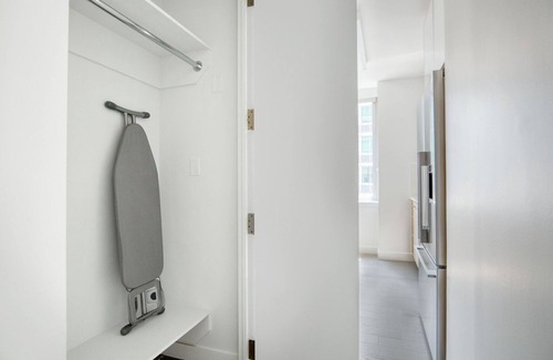 Lincoln Square Apartment | Cheery UES 2BR w/Gym & W/D, nr Riverside & Central Park, by Blueground