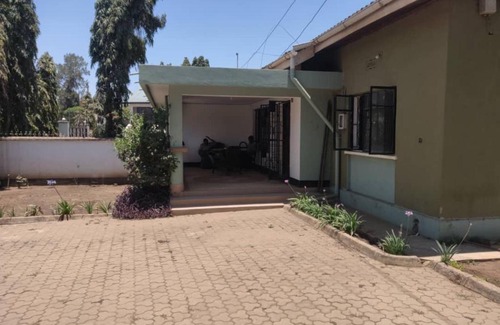 Arusha House | CHEETAH HUT