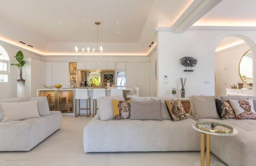 Camaruche Condo | Chef included by Fantasia Villas: Villa White Sun