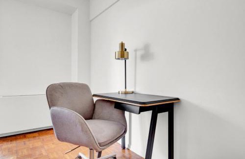 Midtown House | Chelsea 2BR w Gym Doorman nr Penn Station NYC-676