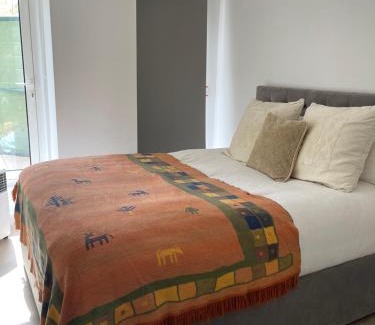 Chelsea Harbour Apartment | Chelsea Pad by condokeeper