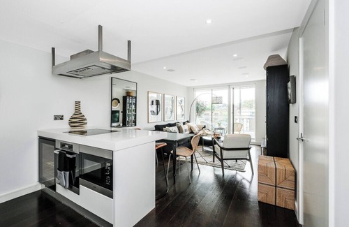 Churchill Apartment | Chelsea Riverside | Pro-Managed