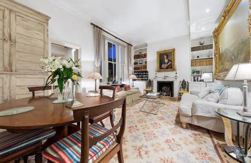 Knightsbridge Apartment | Chelsea Snug with Garden